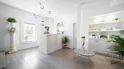 Tight Clinic - 139 Niagara Street