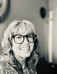 Lisa Devine