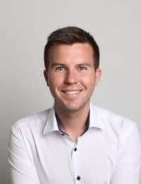 Dr. Bruno Larivière