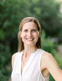 Dr. Lisa E Adams, ND