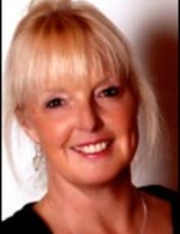 Lesley Hannell,